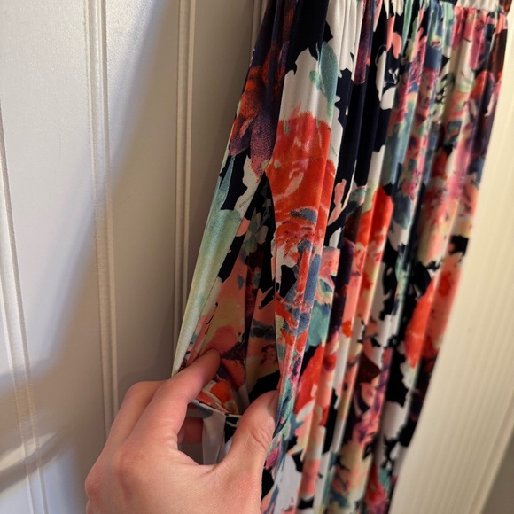 Wanna B Women’s Bright Floral High Neck Maxi Dress With Pockets Size Medium - Picture 5 of 9